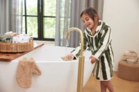 bademantel gestreift schwarz weiss