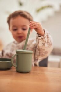 trinkbecher aus silikon gruen